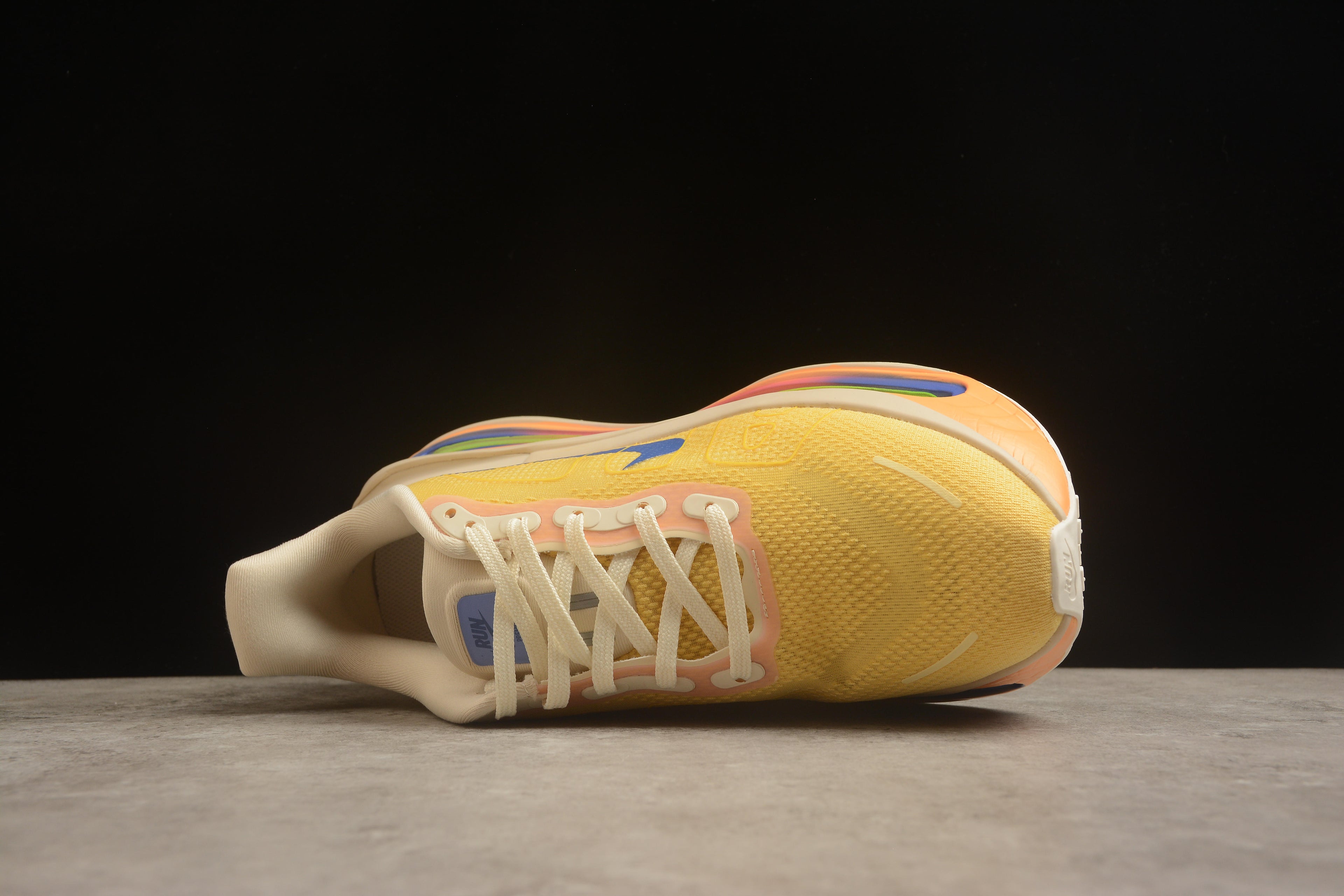Vomero Premium – Amarillo