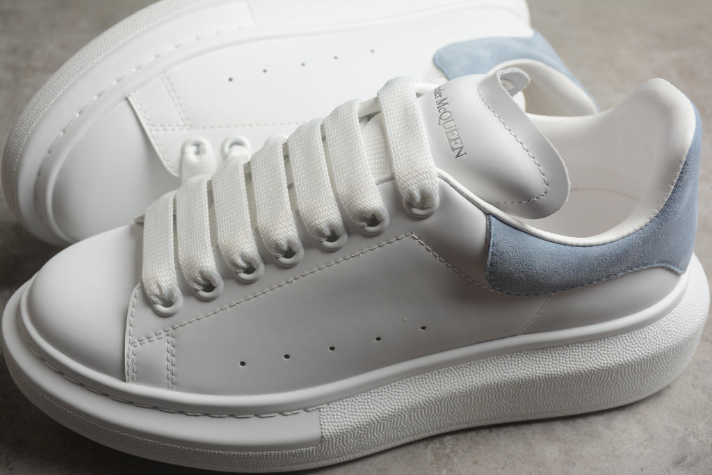 Alexander McQueen – Blanco / Azul Claro