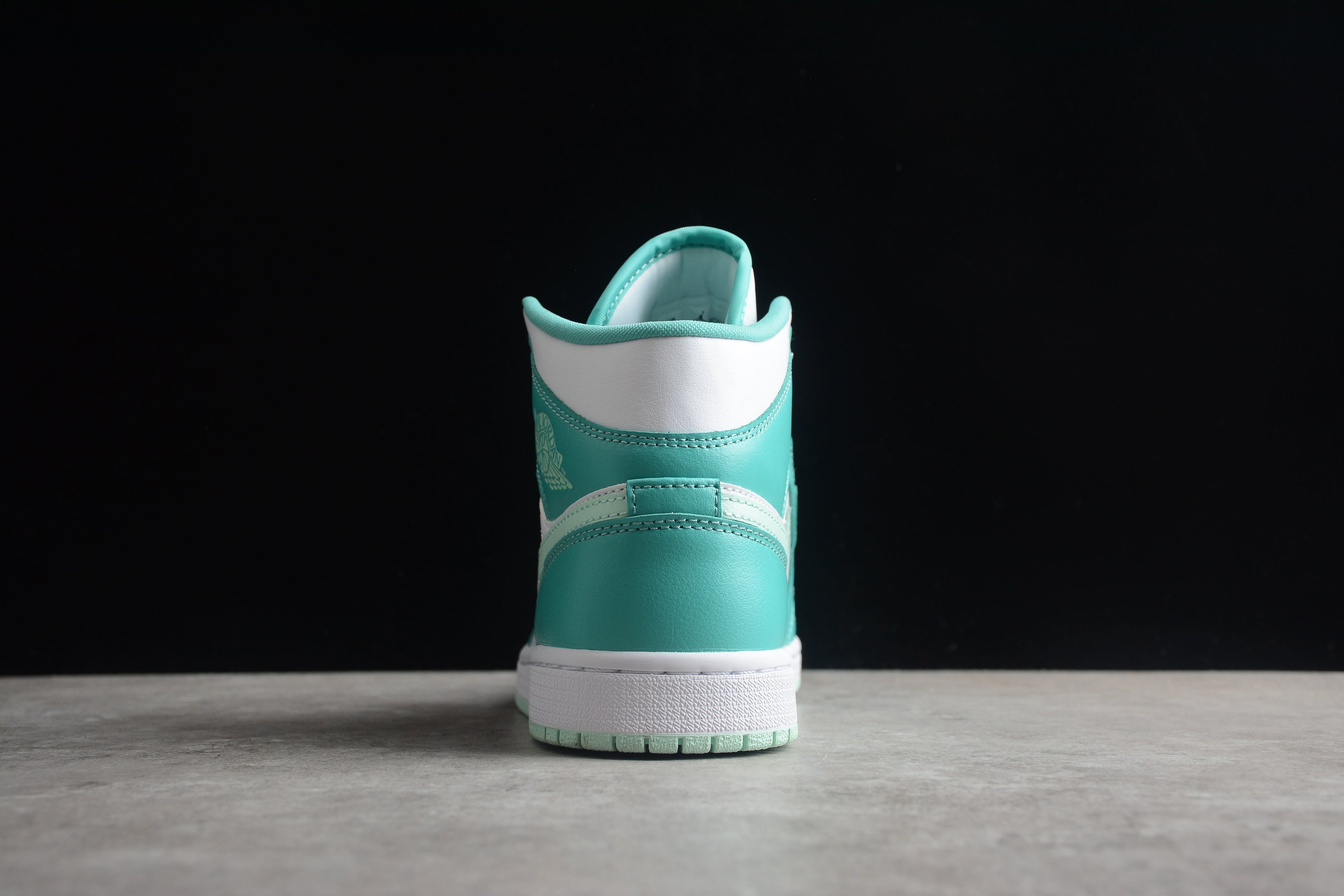 Air Jordan 1 Mid – Turquesa / Blanco