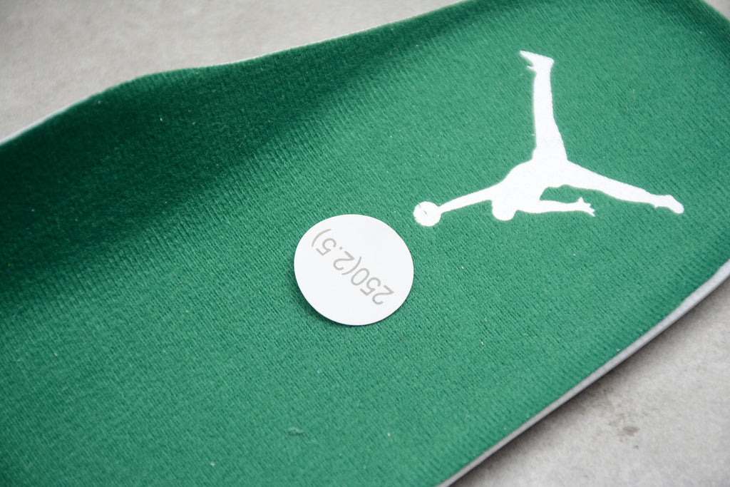 Air Jordan 4 – Blanco Chapas / Verde