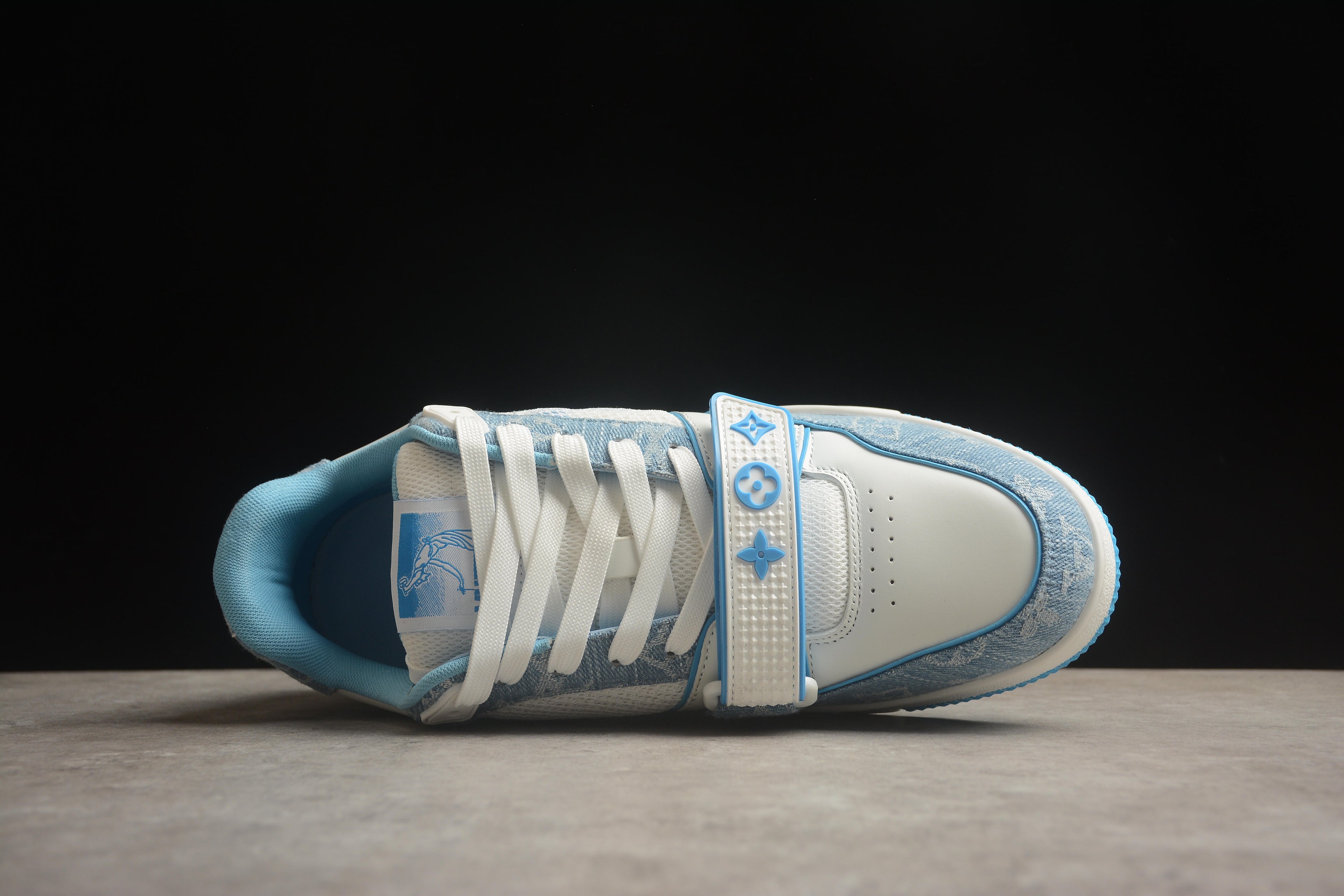 Louis Vuitton Trainer Low – Azul / Blanco