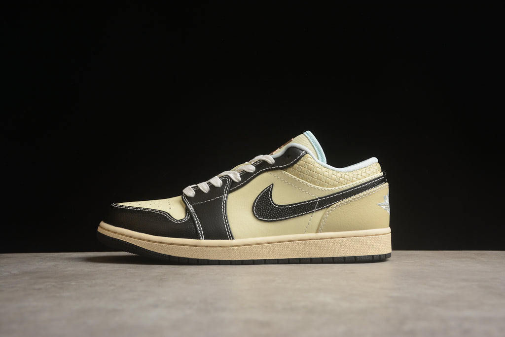 Jordan 1 Low – Beige / Negro