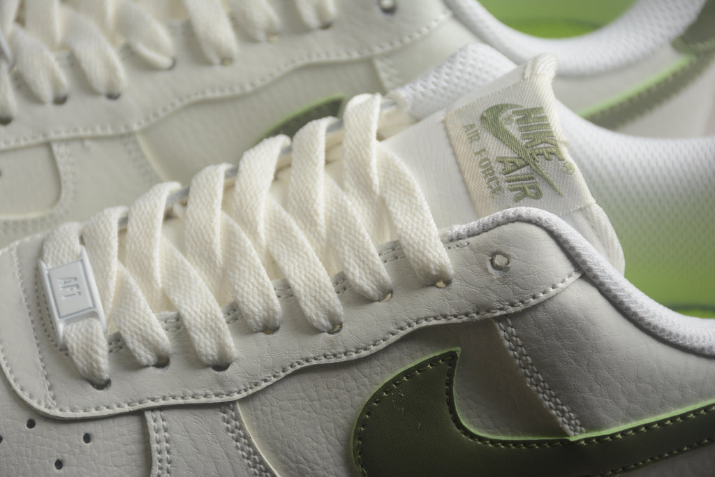 Nike Air Force 1 Low – Blanco / Verde Claro