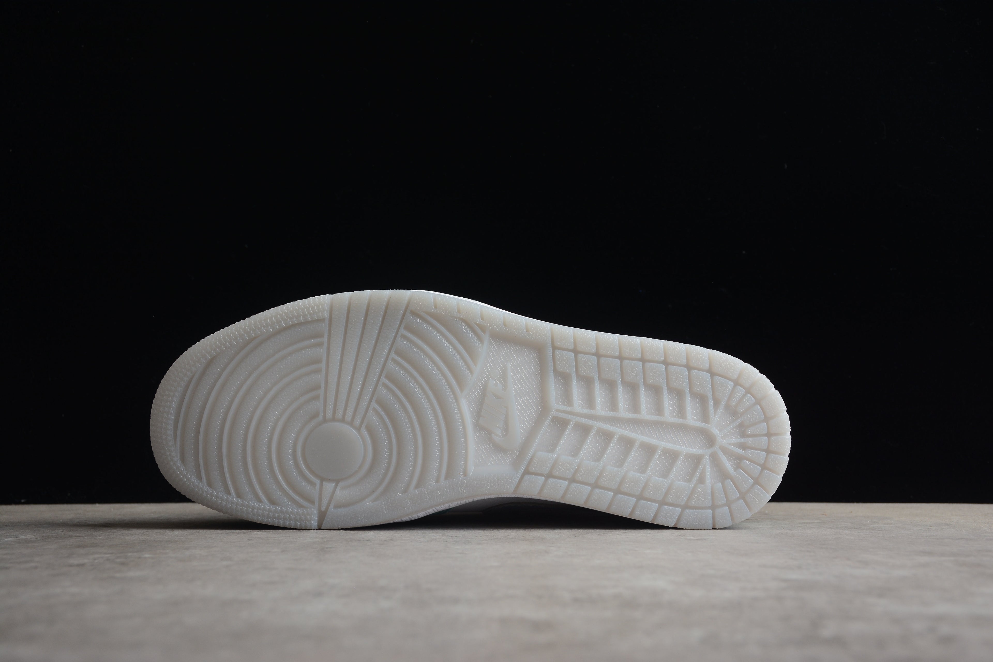 Jordan 1 Low – Turquesa Claro / Blanco