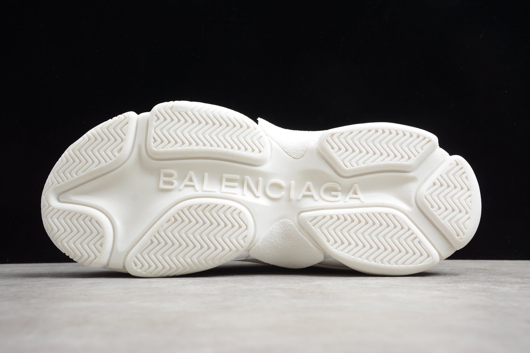 Balenciaga Triple S – Blanco / Gris