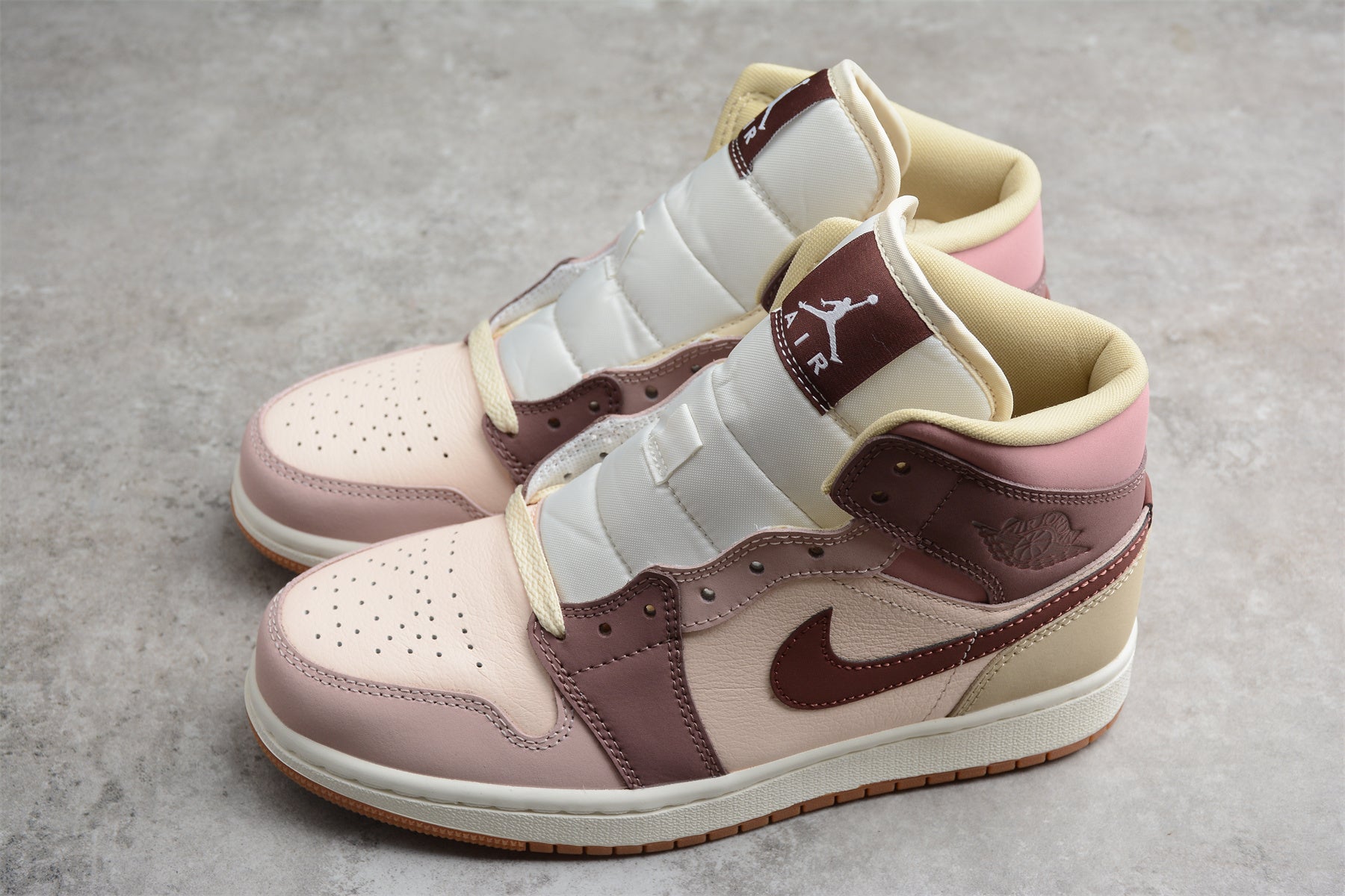 Air Jordan 1 Mid – Tonos de Rosa