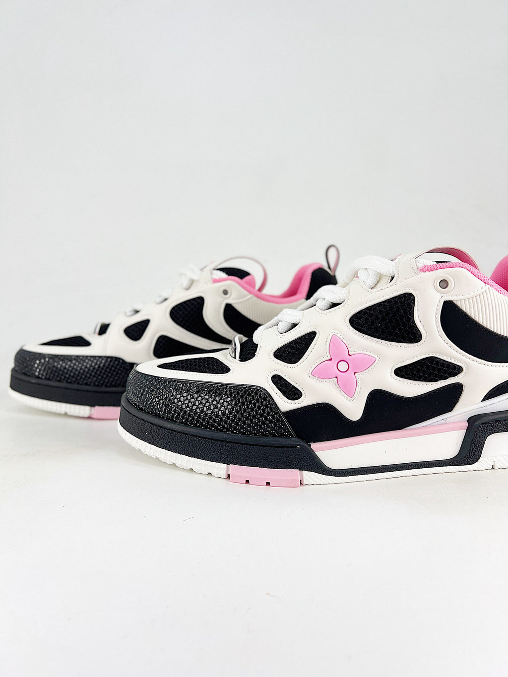 Louis Vuitton Skate – Monogram Rosa