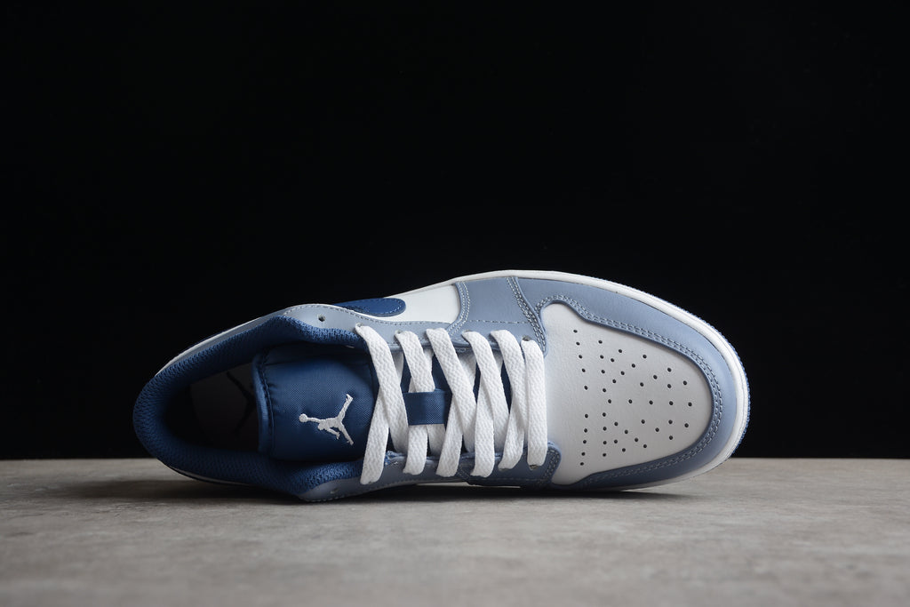 Jordan 1 Low – Azul Oscuro / Blanco