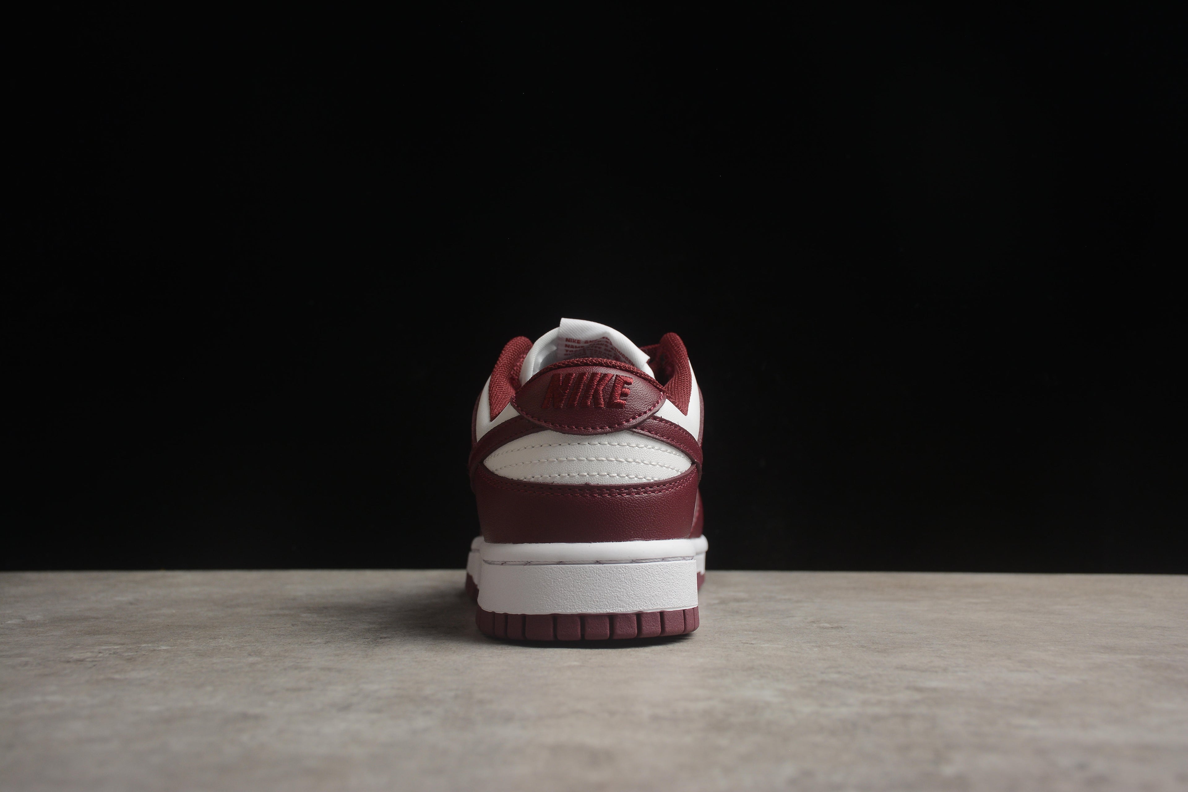 Dunk SB – Granate / Blanco
