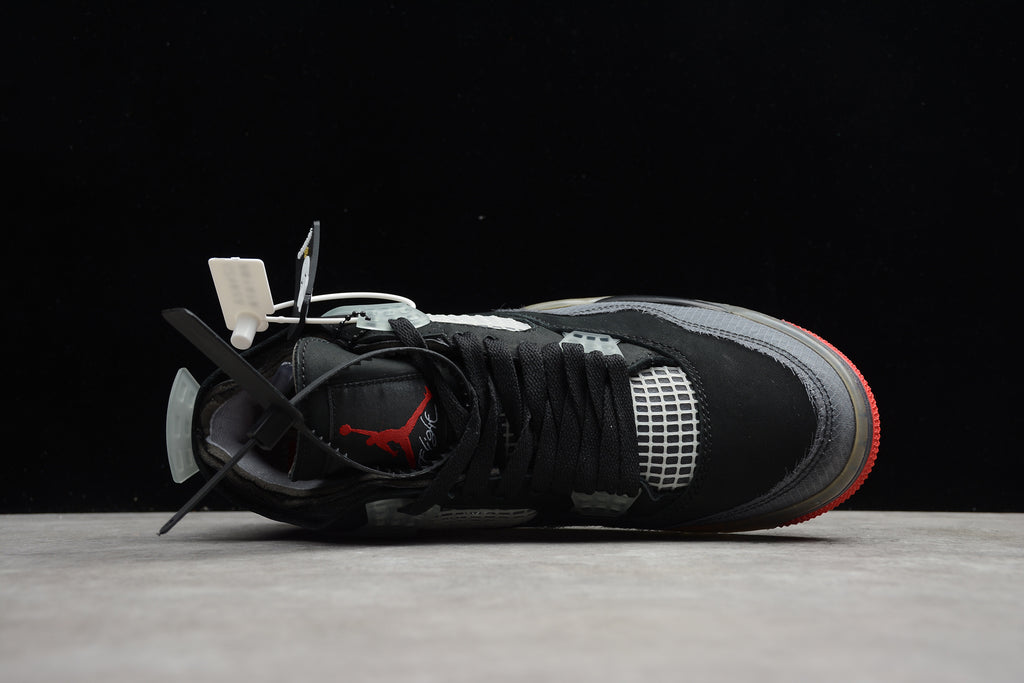 Air Jordan 4 – Negro / Gris / Beige