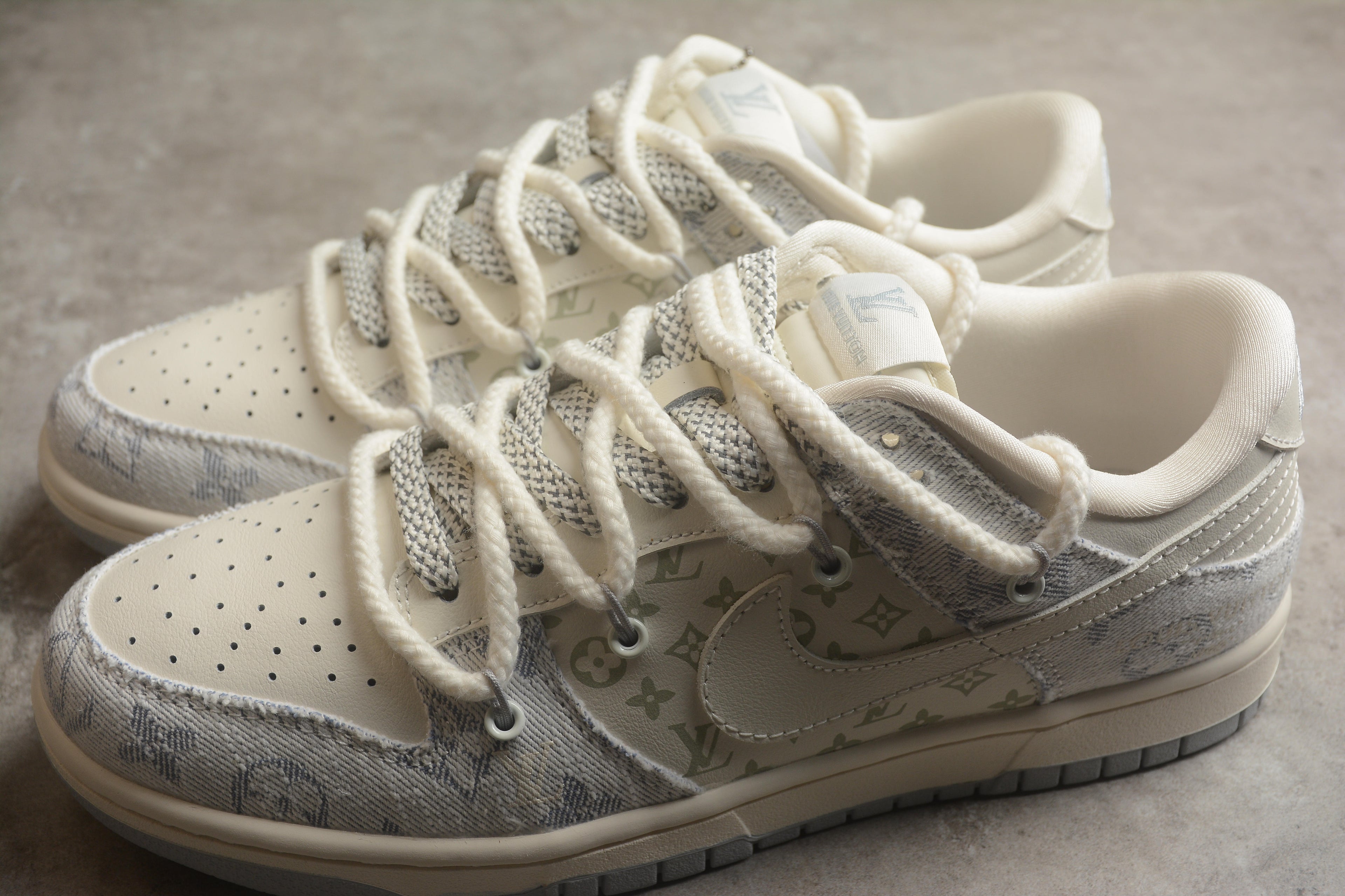 Dunk SB – Azul / Blanco LV