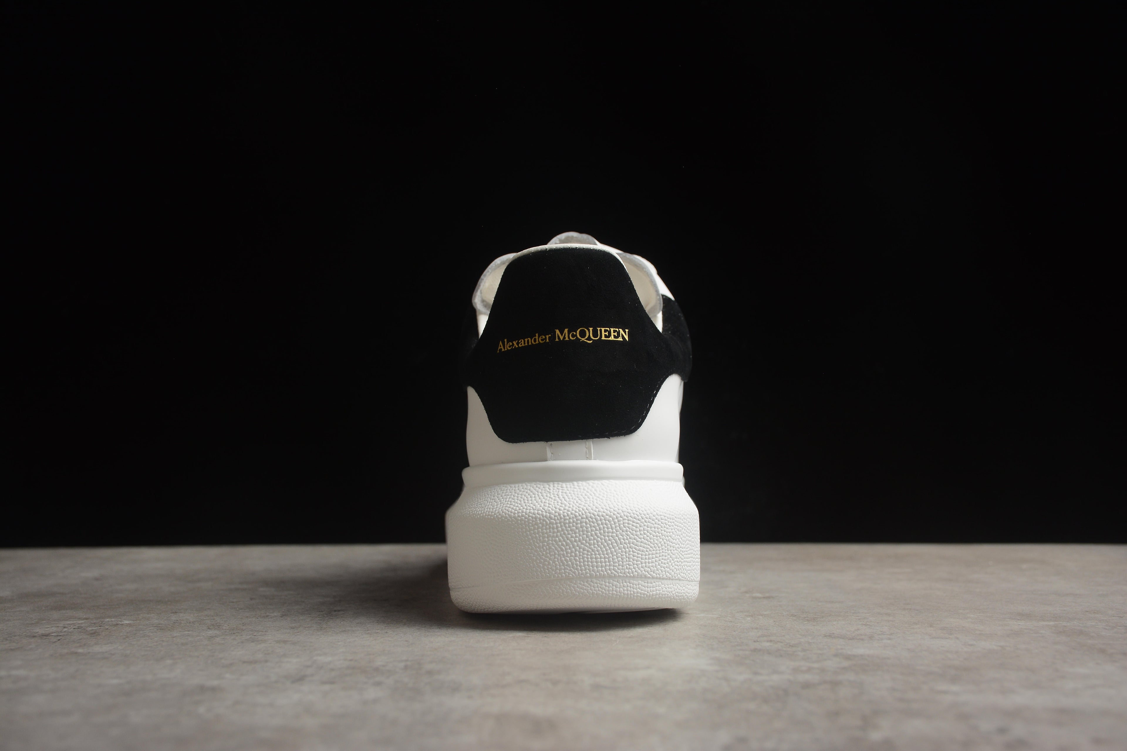 Alexander McQueen – Blanco / Negro