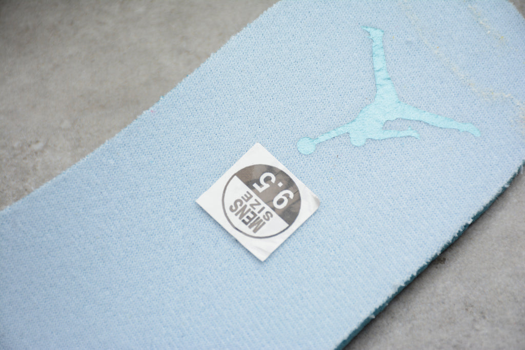 Air Jordan 4 – Blanco / Beige