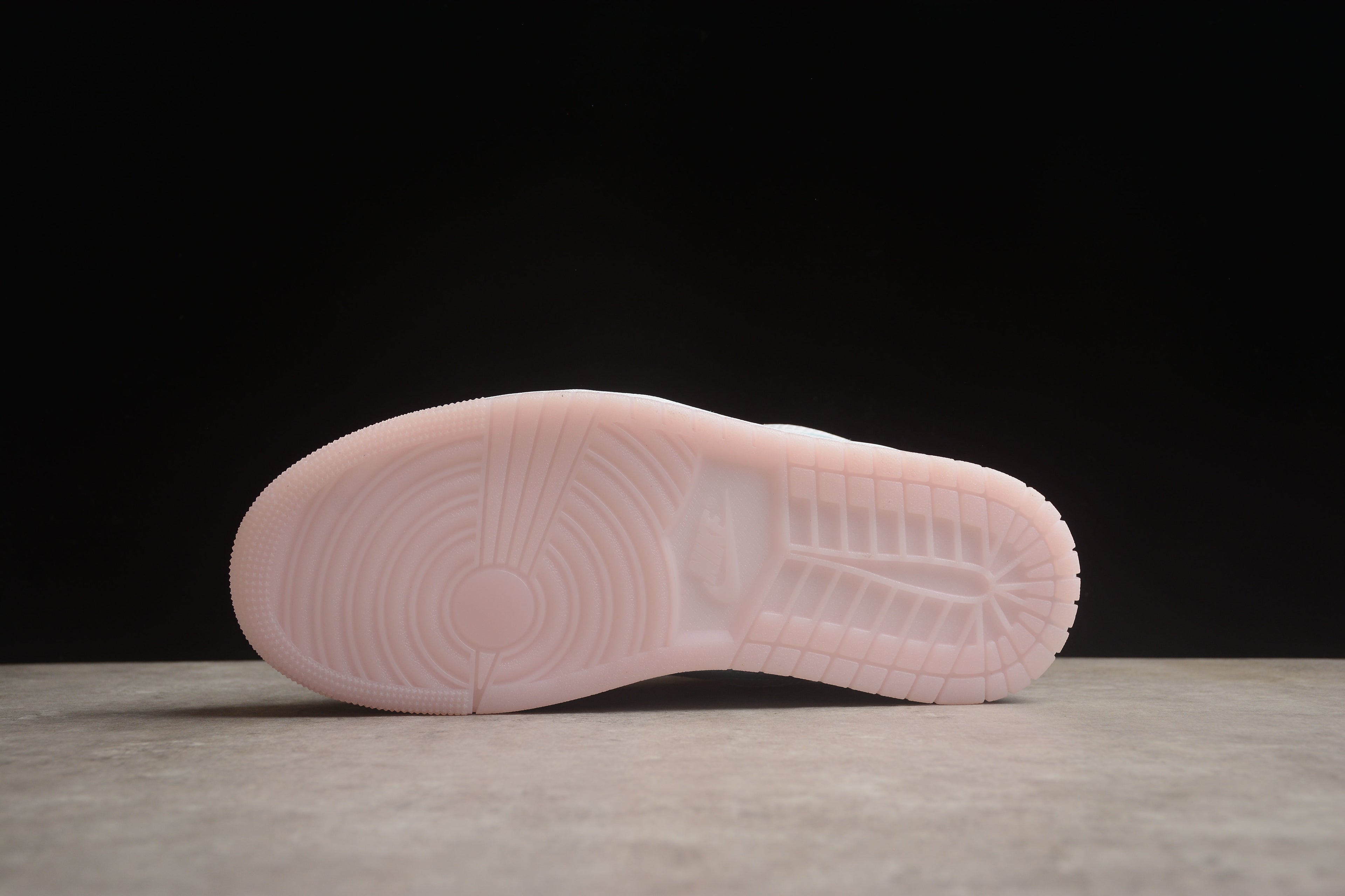 Jordan 1 Low – Rosa / Blanco / Azul