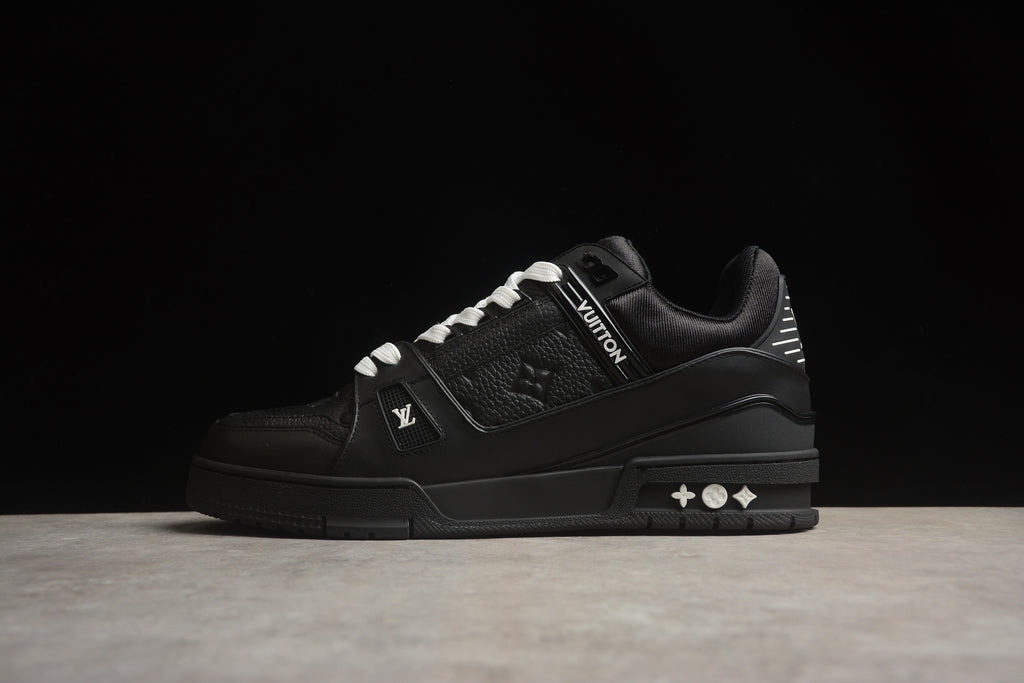 Louis Vuitton Trainer Low – Negro