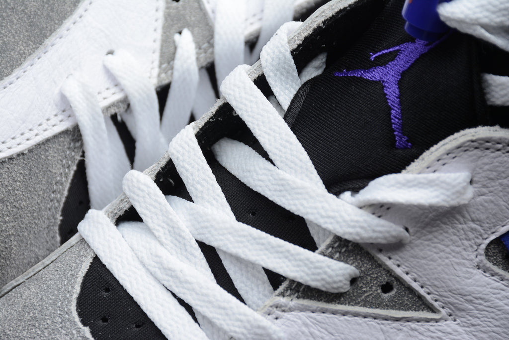 Air Jordan 6 – Blanco / Gris