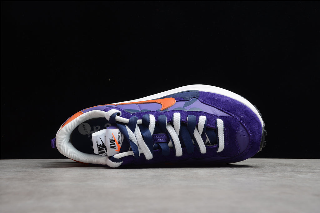 Sacai x VaporWaffle – Azul Oscuro / Naranja