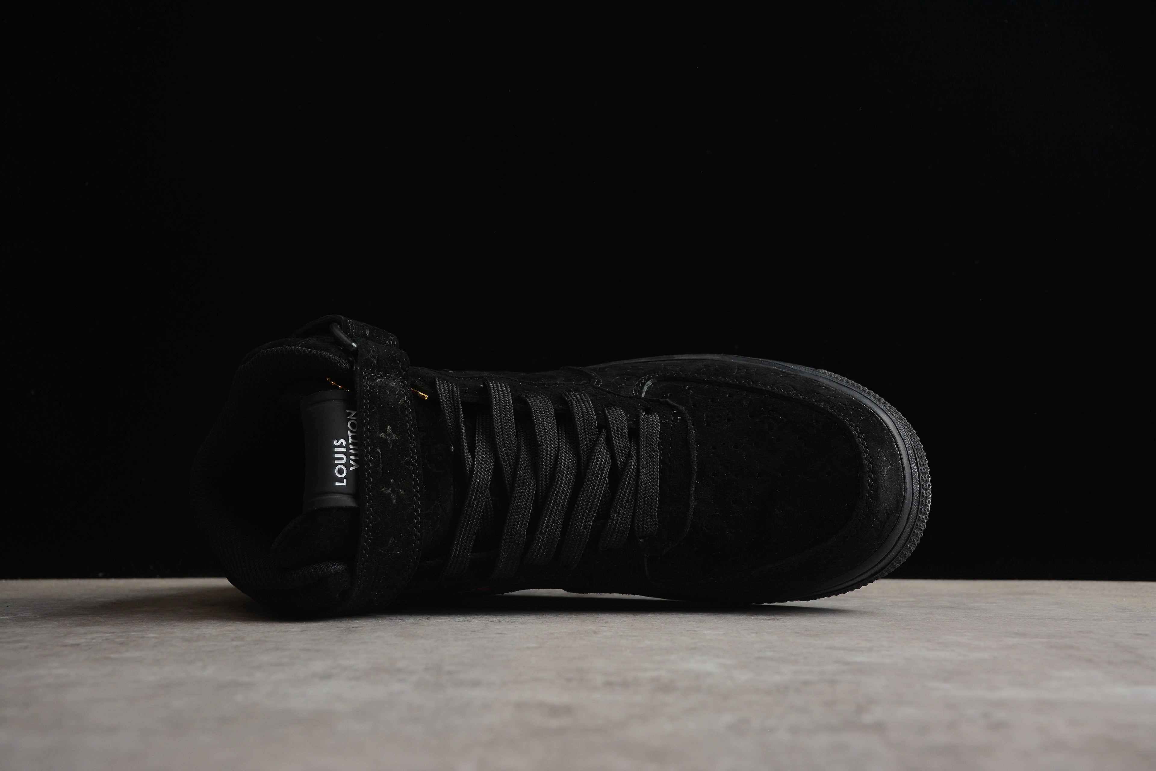 Air Force 1 High LV – Negro