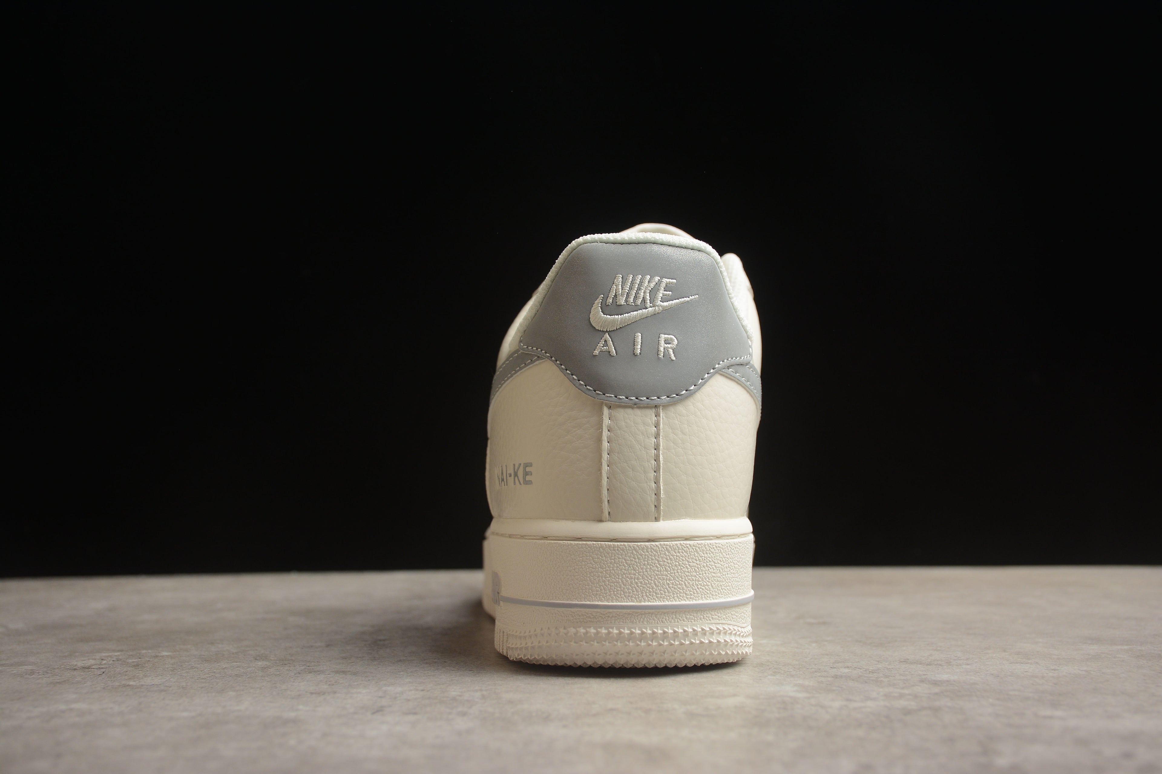 Air Force 1 Low – Beige / Gris