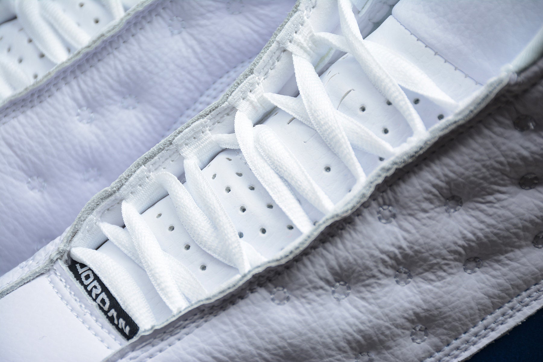 Air Jordan 13 – Blanco / Azul / Negro