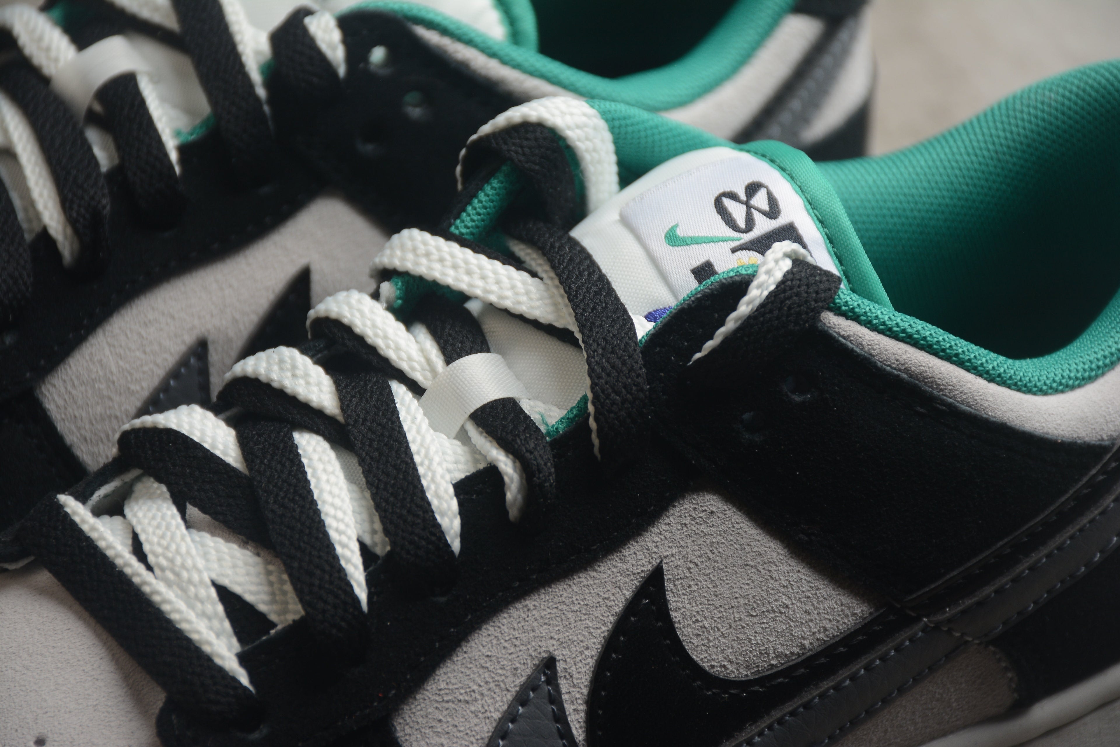Dunk SB – Negro / Gris