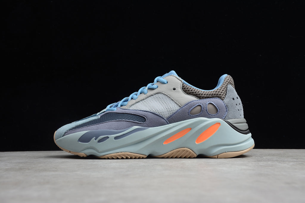Adidas Yeezy 700 – Azul