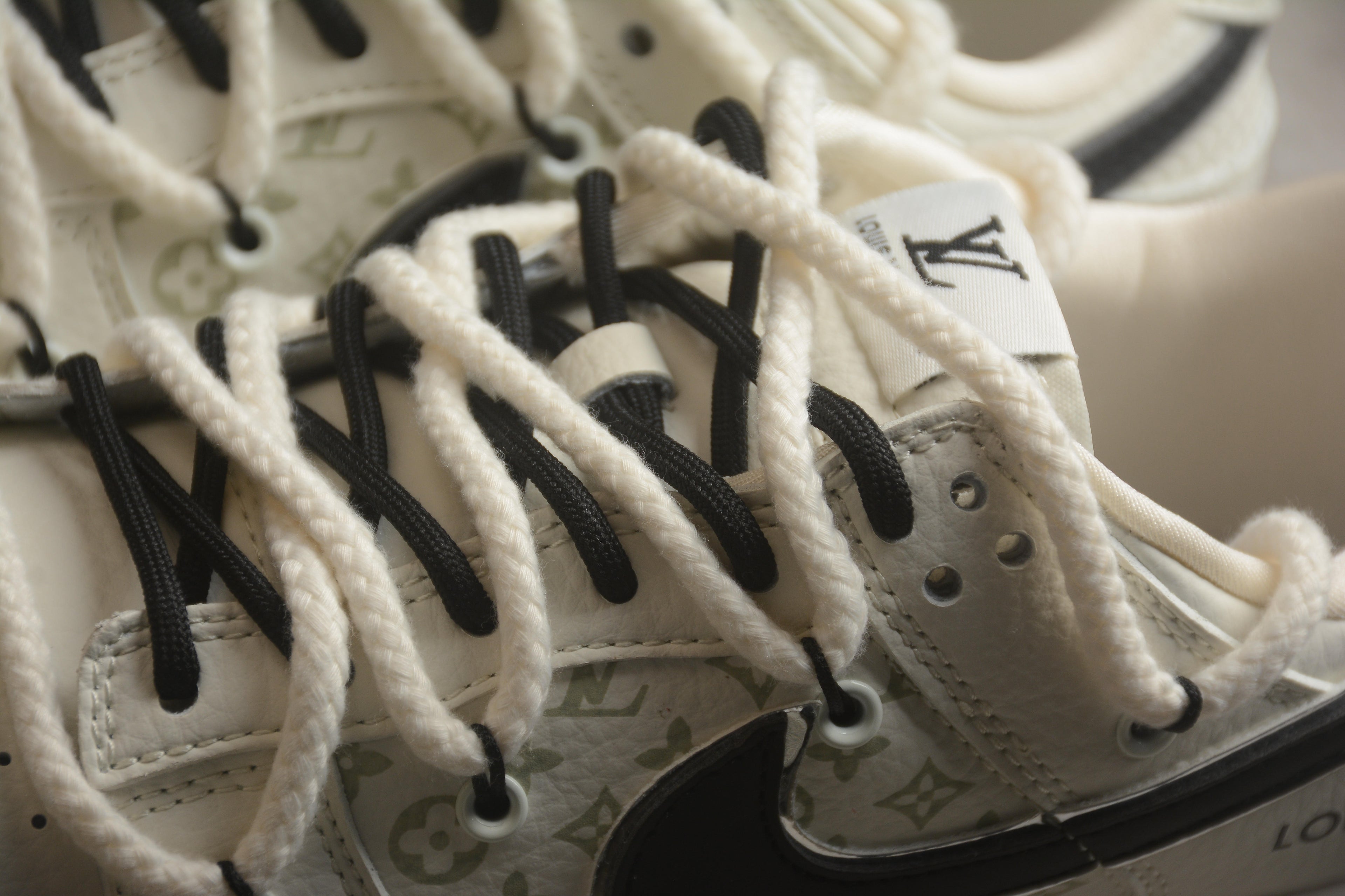 Dunk SB – LV Blanco / Negro