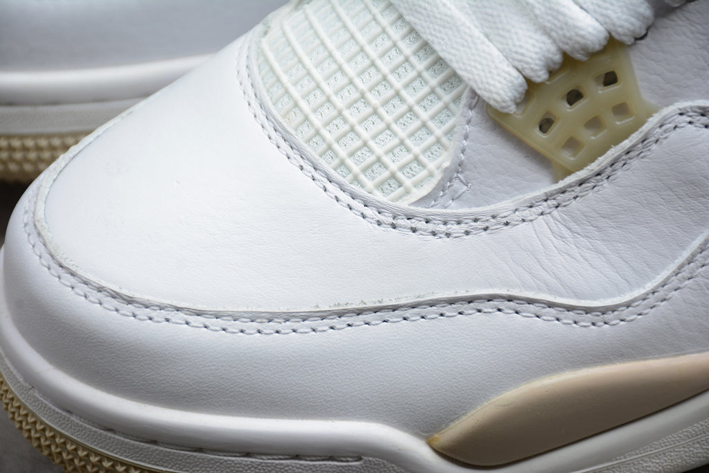 Air Jordan 4 – Blanco / Beige