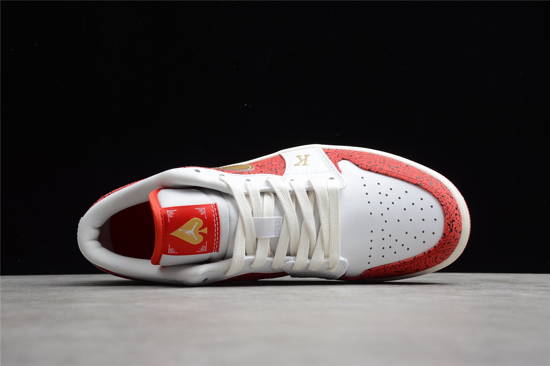 Jordan 1 Low – Rojo / Blanco / Dorado