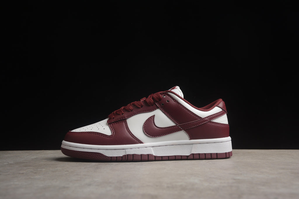 Dunk SB – Granate / Blanco