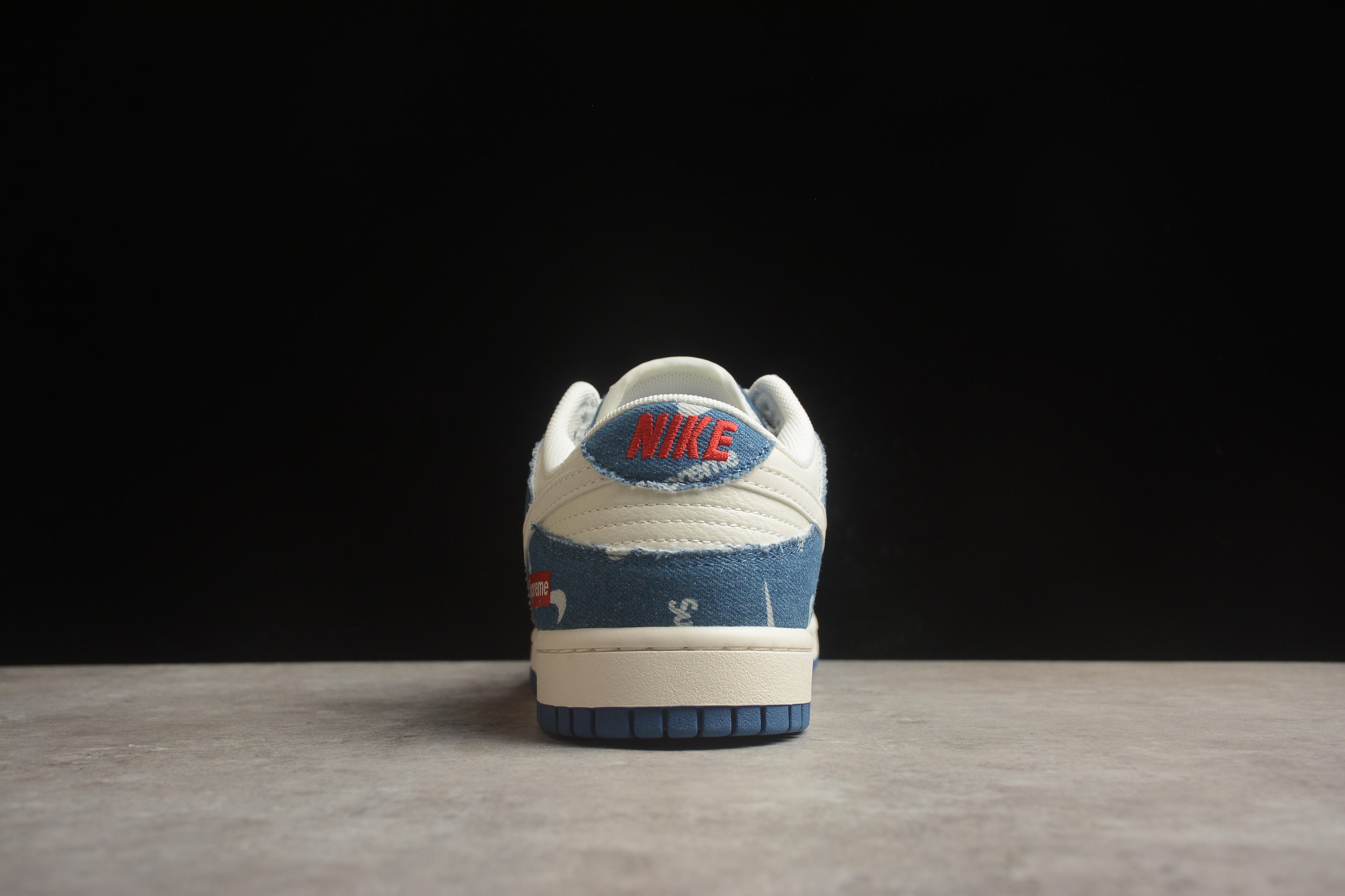 Dunk SB Supreme – Azul Oscuro / Beigie /
