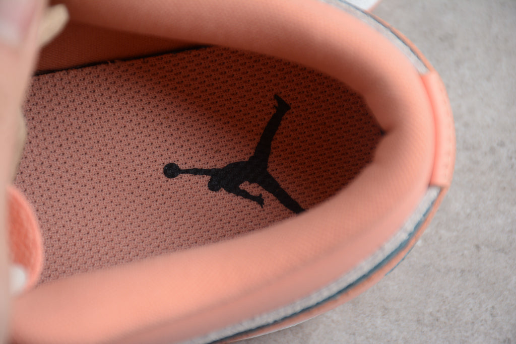 Jordan 1 Low – Rosa Claro