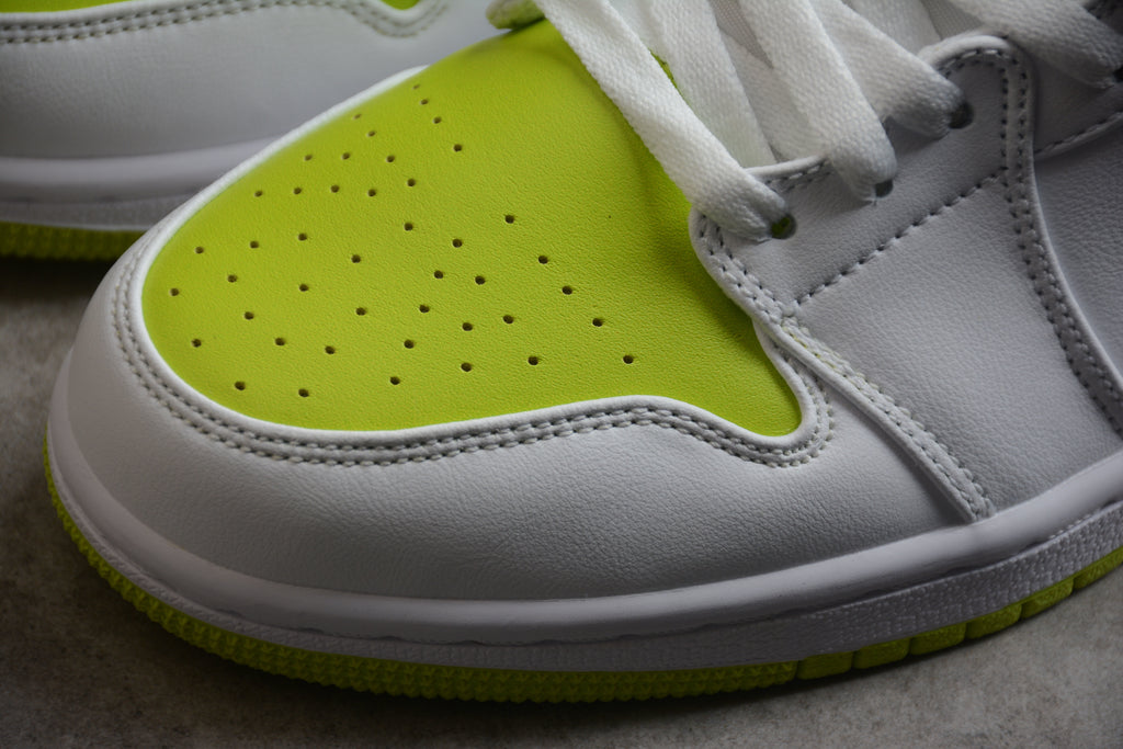 Air Jordan 1 Mid – Amarillo / Blanco