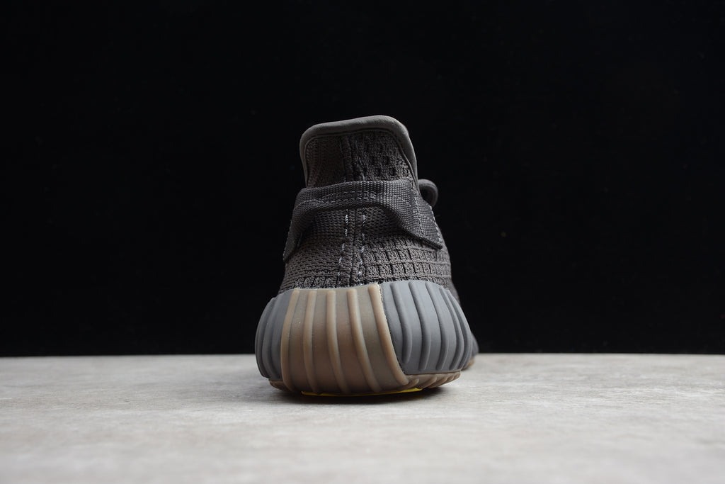 Adidas Yeezy 350 – Gris Oscuro