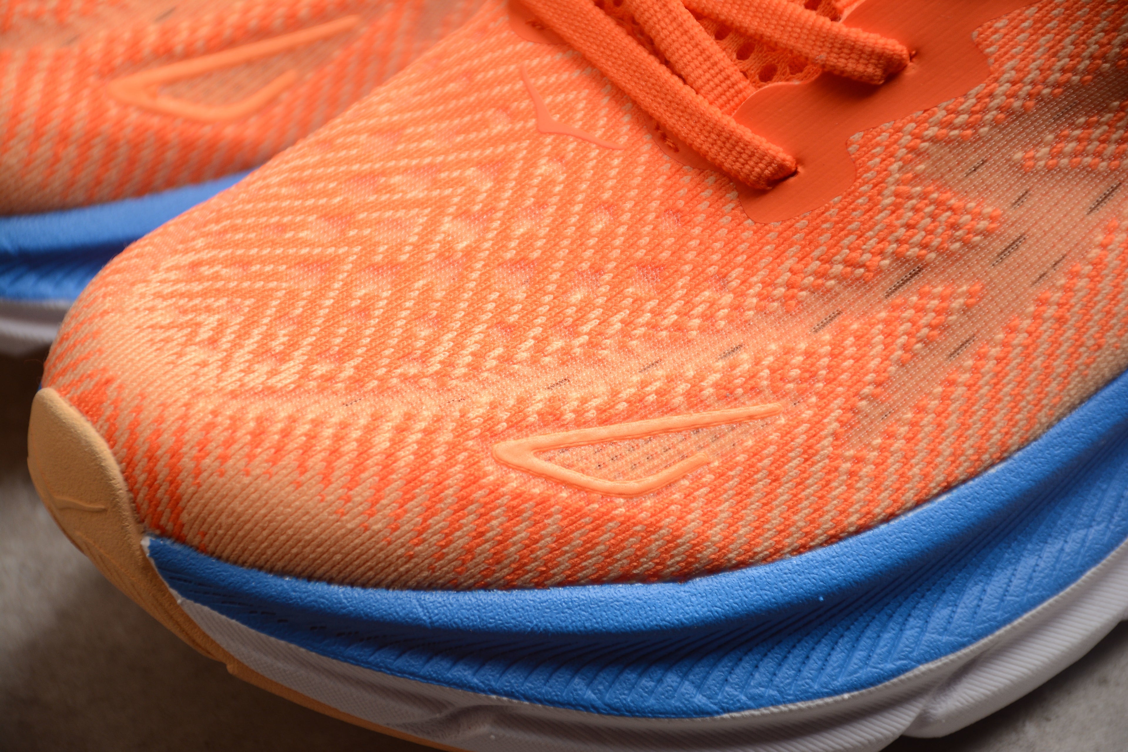 Hoka Clifton 9 – Naranja