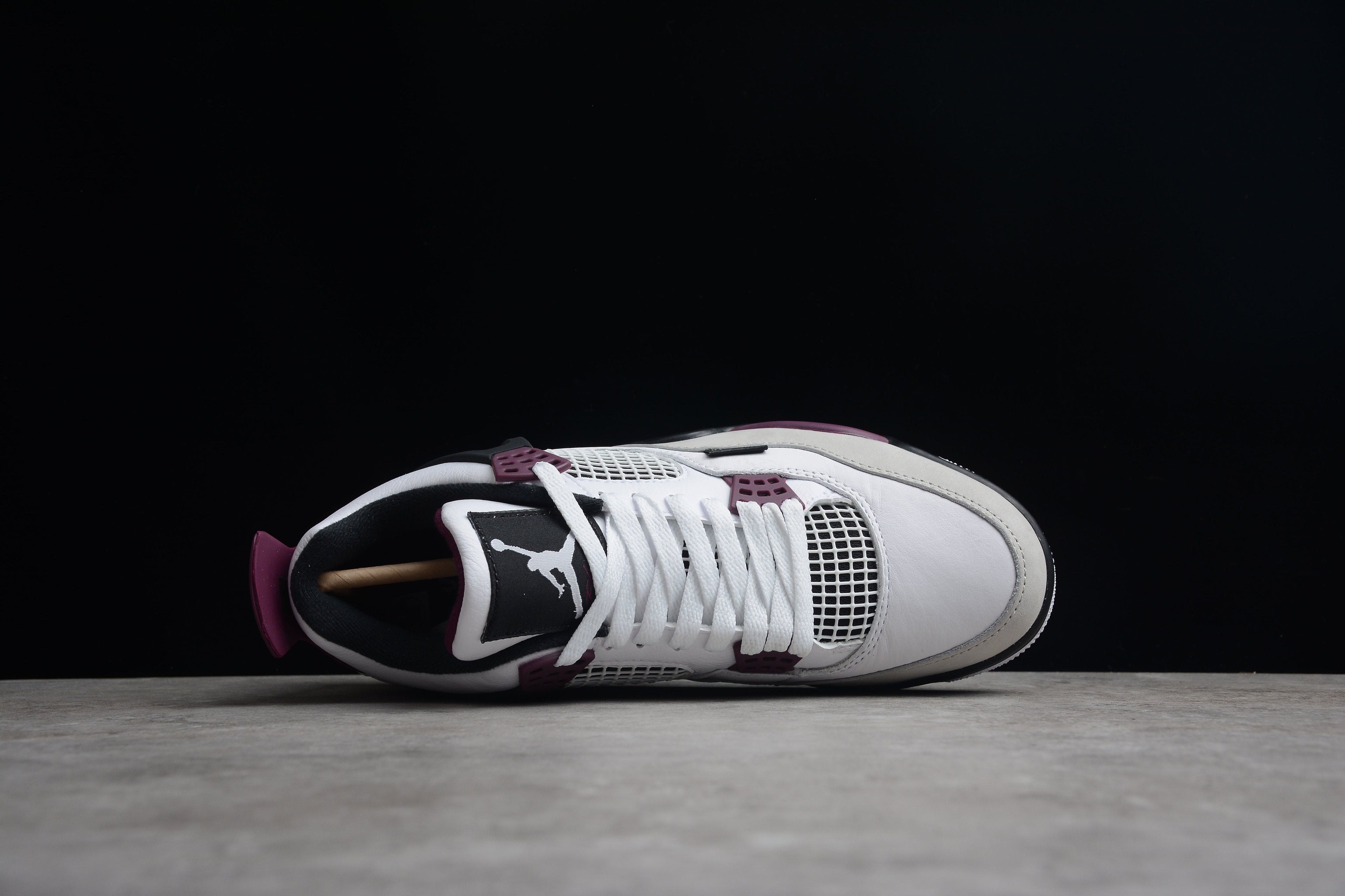 Air Jordan 4 – Blanco / Lila