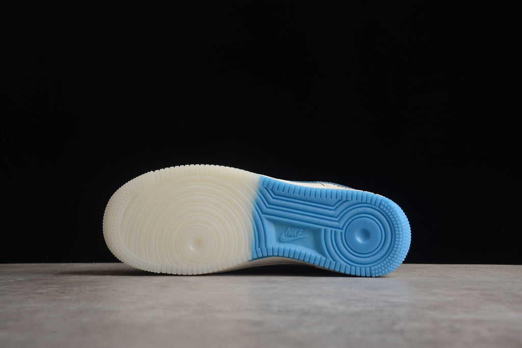 Nike Air Force 1 Low – Blanco / Azul