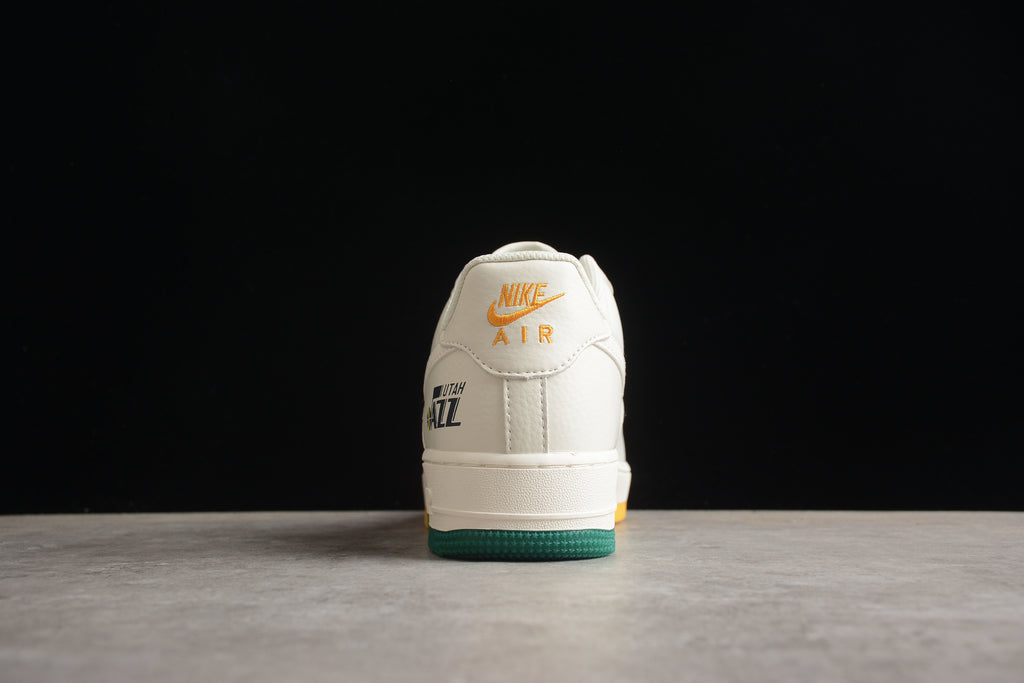 Nike Air Force 1 Low – Blanco / Amarillo / Verde