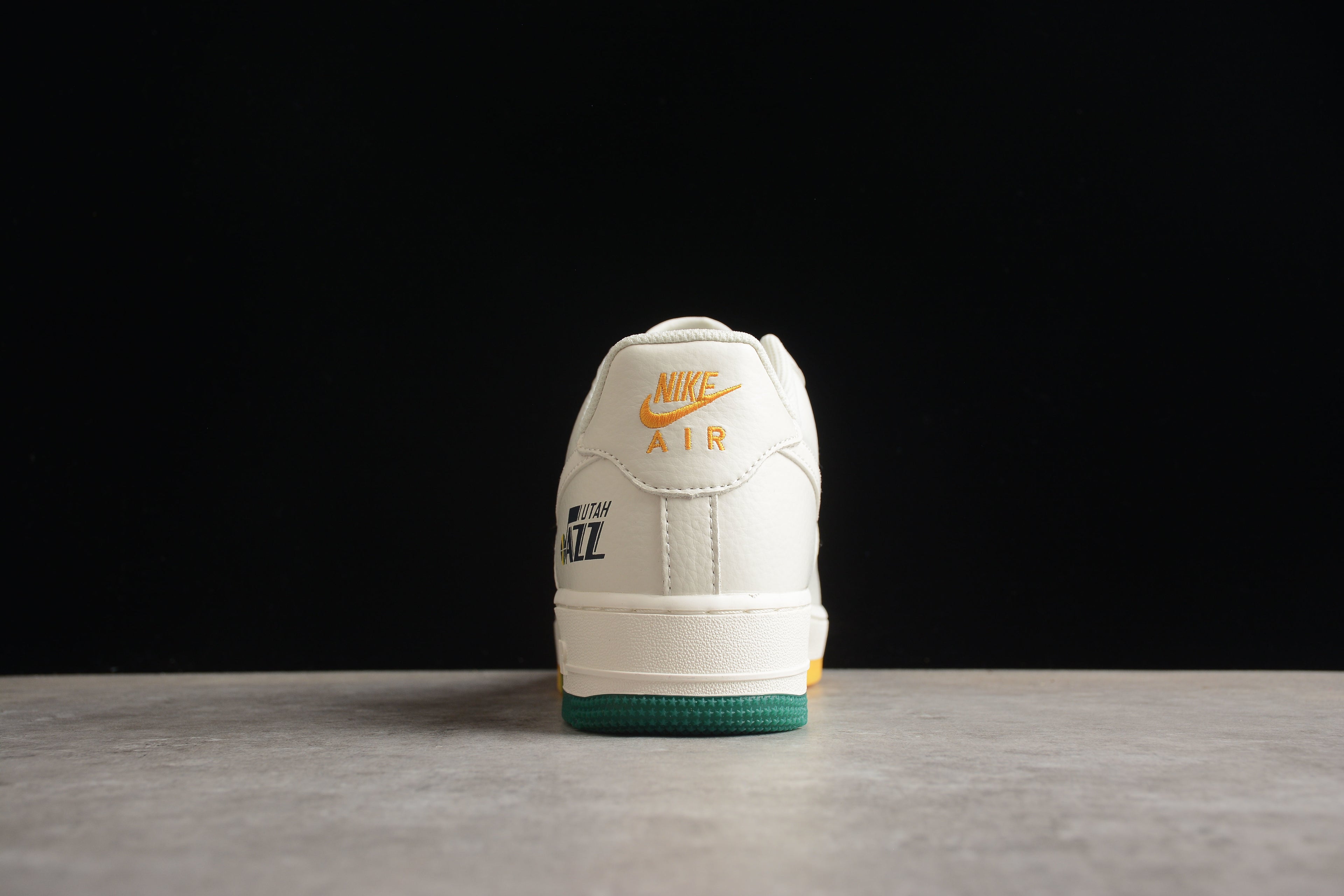 Nike Air Force 1 Low – Blanco / Amarillo / Verde