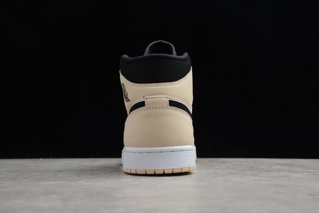 Air Jordan 1 Mid – Beige / Negro