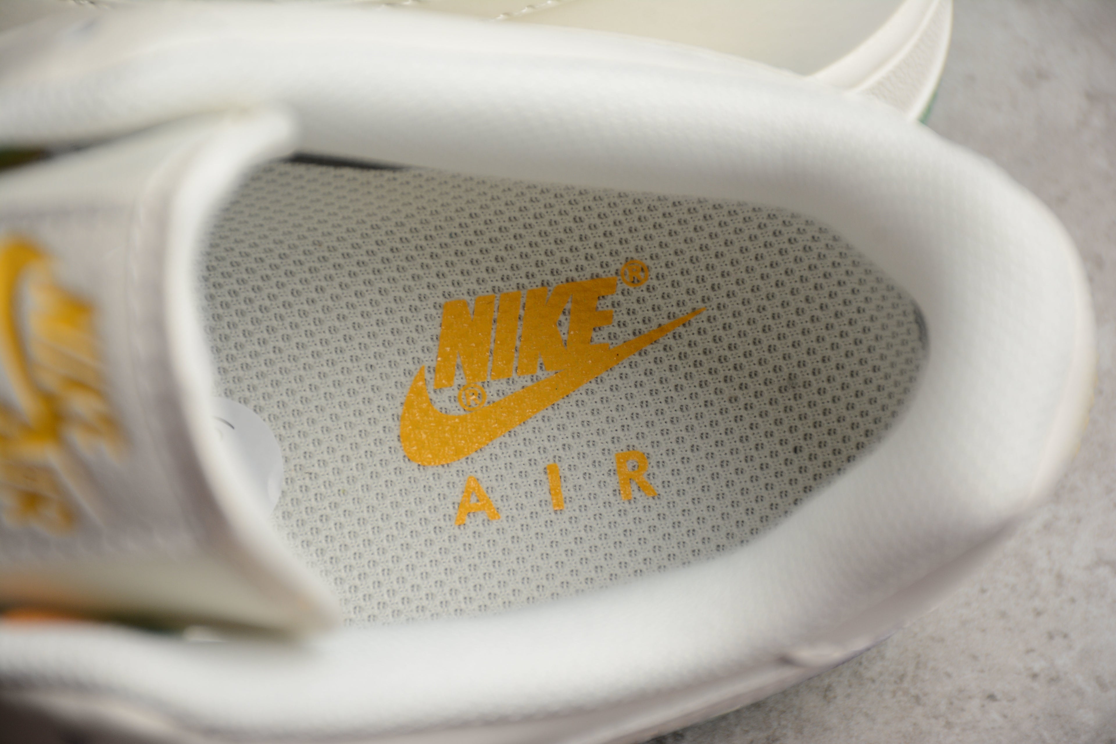 Nike Air Force 1 Low – Blanco / Verde / Lila