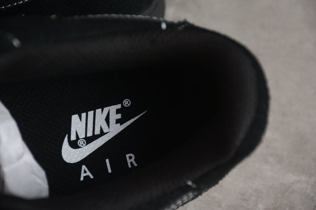 Air Force 1 Low – Negro con Detalles Blancos