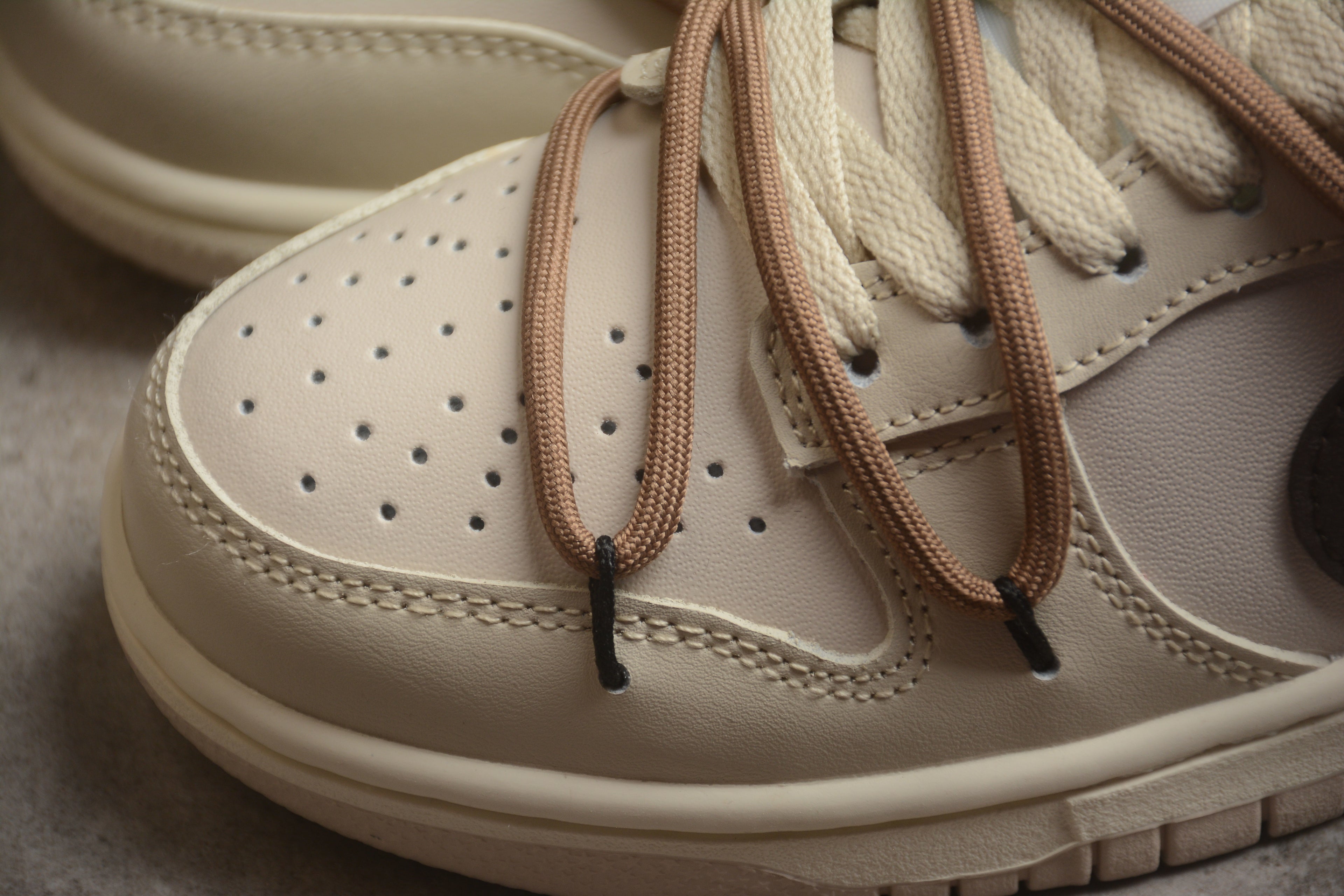 Dunk SB – Beigie / Negro