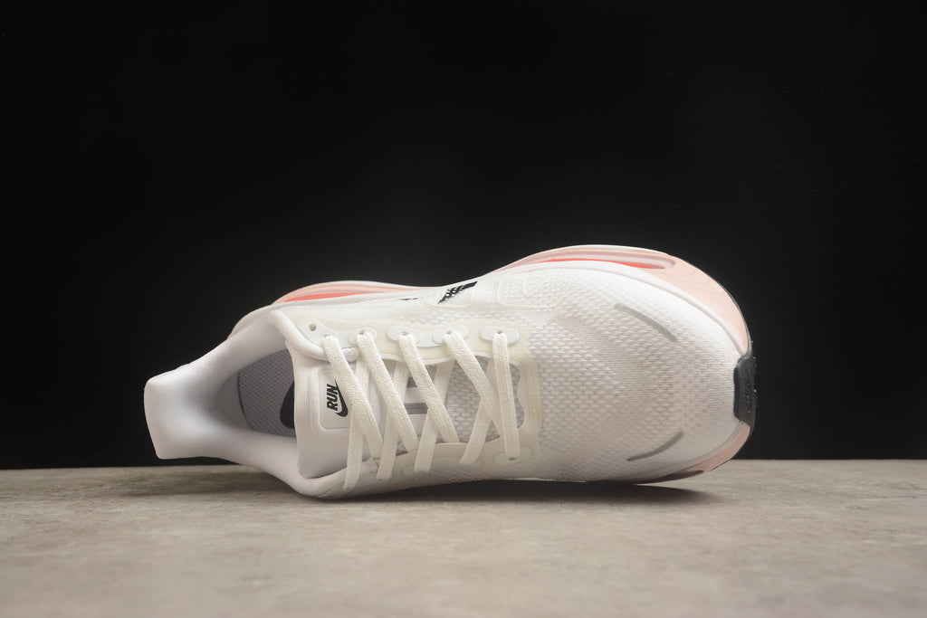 Vomero Premium – Blanco / Rosa