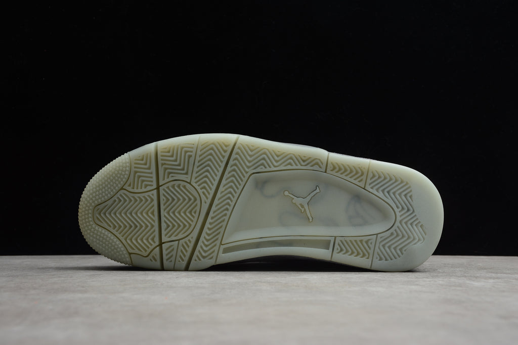 Air Jordan 4 – Gris