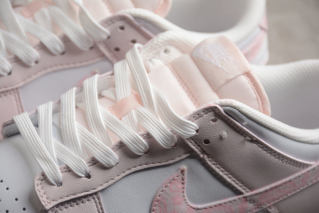 Dunk SB – Rosa Claro / Blanco