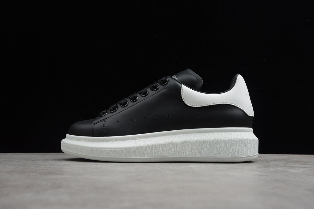 Alexander McQueen – Negro