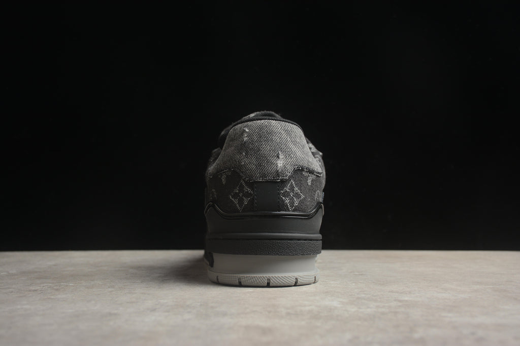 Louis Vuitton Trainer Low – Negro / Gris