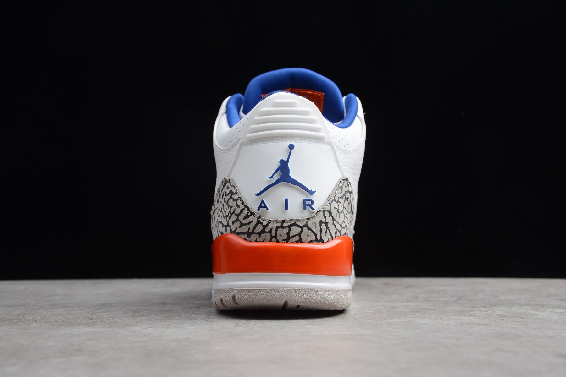 Air Jordan 3 – Blanco / Naranja