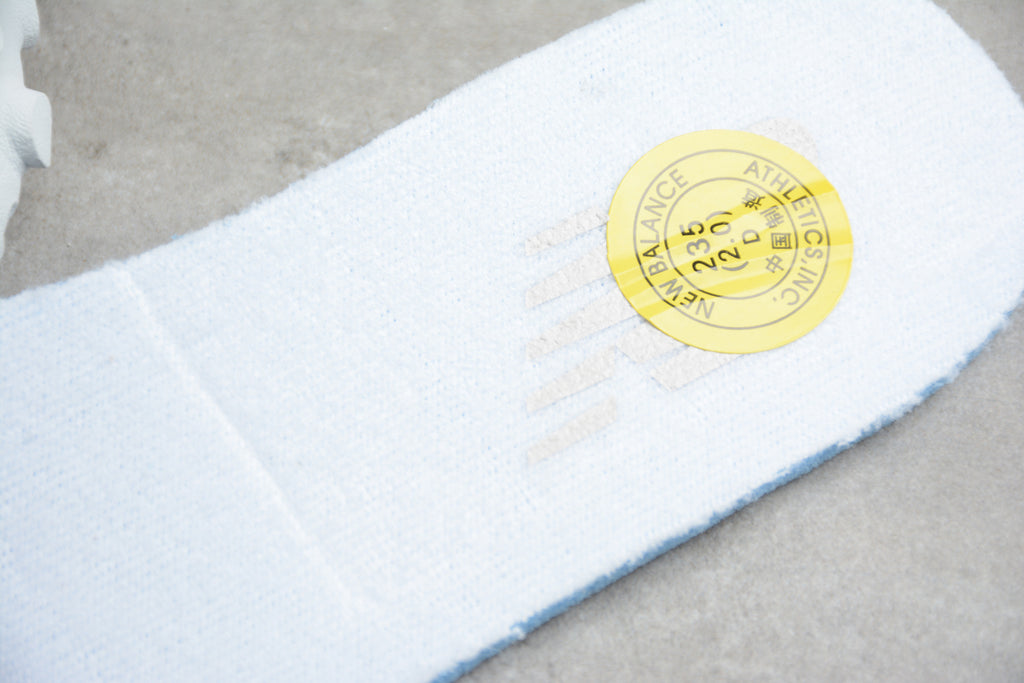 New Balance 327 – Blanco / Beige